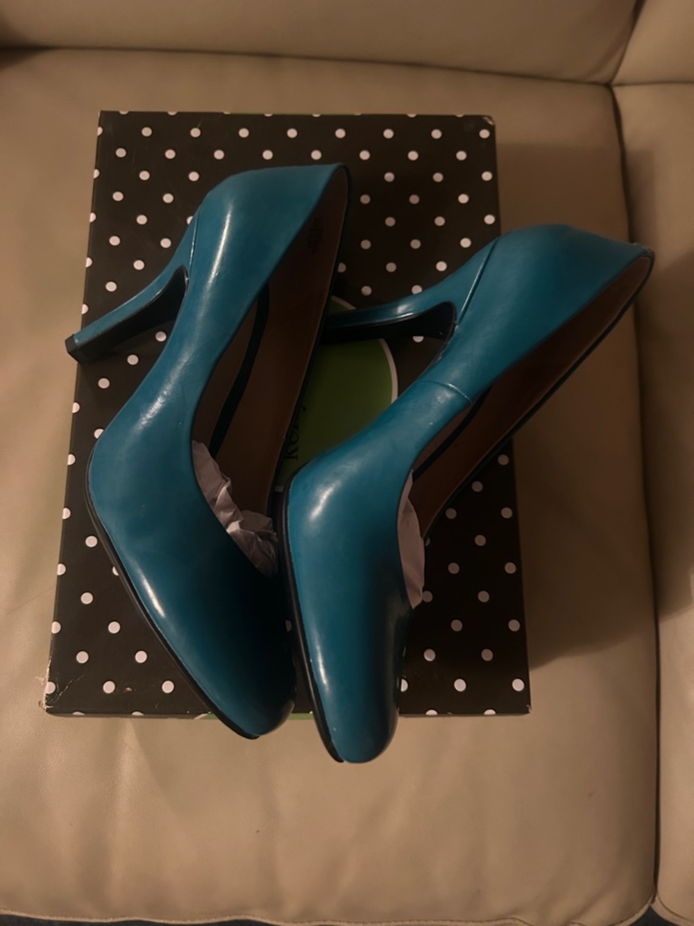 “SEND UR BEST REASONABLE OFFER”! “Kelly & Katie” Teal Patent Round-Toe Pumps 💙